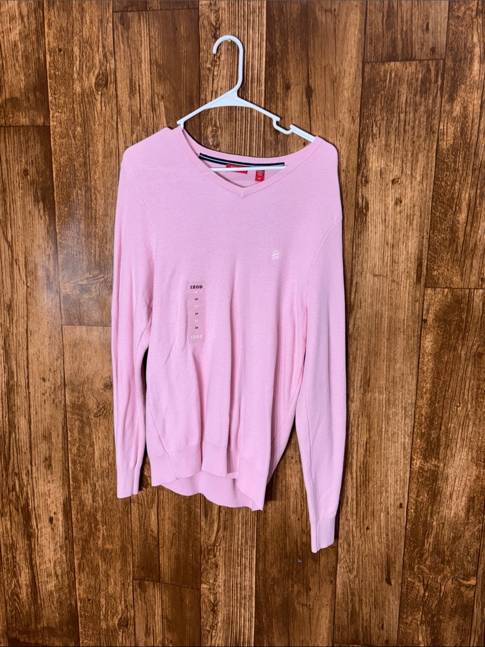 NWT Izod Women’s Pink V-Neck Sweater